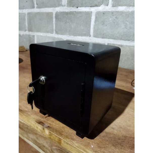 Celengan Kayu Celengan Terget Unik Buka Tutup Kunci Dengan Banyak Varian Warna-Hitam