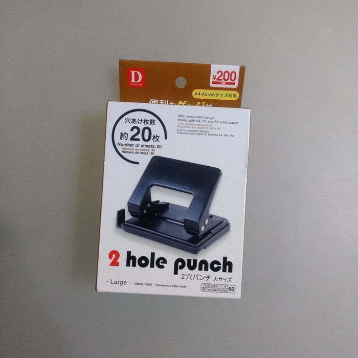 

DAISO pelubang kertas ukuran besar 2 hole punch pembolong kertas
