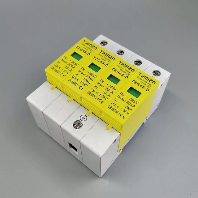 SPD AC 3P + N 10KA ~ 20KA D ~ 385V Surge Protector Perlindungan arester Tegangan