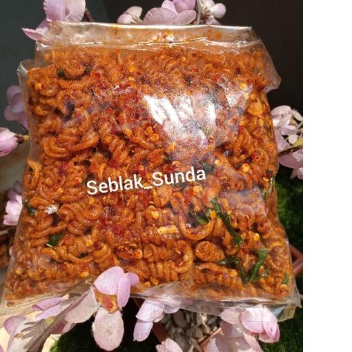 

Makaroni spiral pedas daun jeruk isi 250 gram grosir