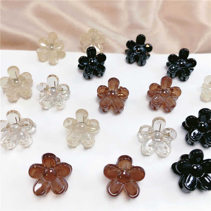 Magic789 Lovely Girls Acrylic Small Flower Hair Claw Clip Braiding Tool for Women Transparent Mini Hairpin