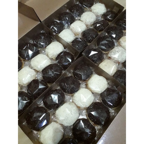 

Donat Jadul / Donat Clasic toping Mesis, Keju dan Kacang