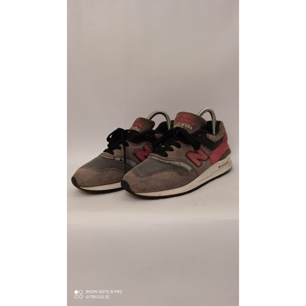 New Balance Connoisseur Guitar Gray Burgundy made in USA Size: 40 Second Sepatu New Balance USA