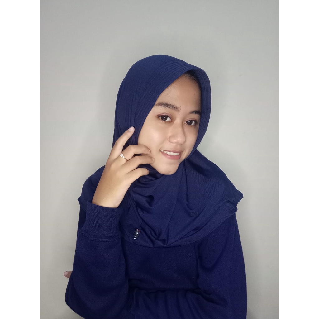 HAYFA - Jilbab Sport Olah Raga Jogging Simpel Adem Nyaman Dan Murah Hijab Instan Volly Ringan Tidak Terawang Kerudung Jogging No Nerawang Ga Bikin Gerah Bahan Lembut Surabaya Pekalongan Jakarta-Volly Navy