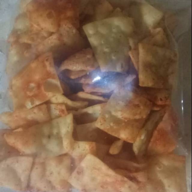 

Keripik pangsit pedas