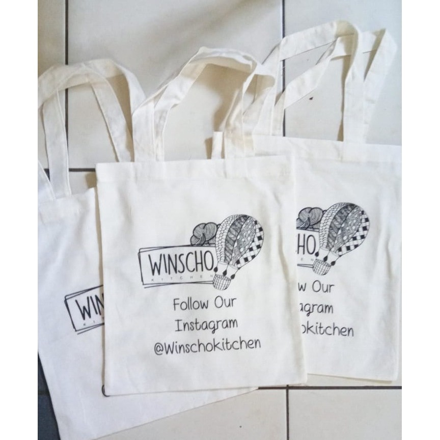 

Souvenir pernikahan, Bridesmaid, Promosi produk Tas totebag Blacu Uk. 25 x 35
