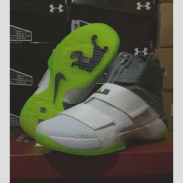 Sepatu Basket Nike Lebron Zoom Soldier 10 DUNKMAN