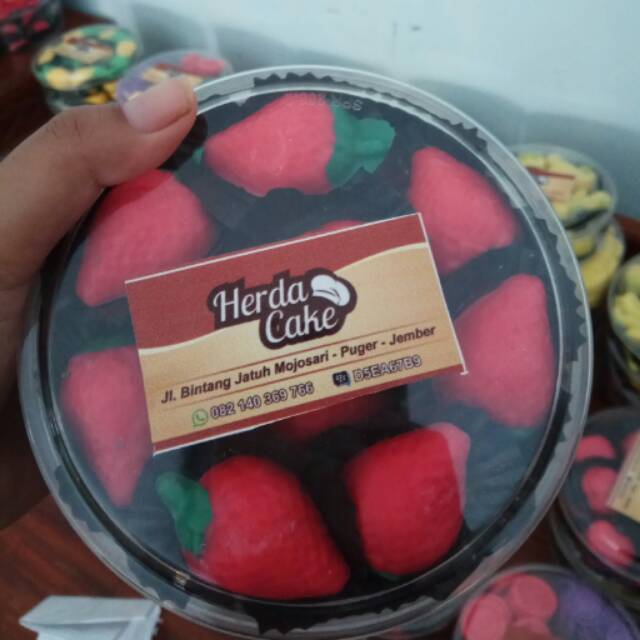 

Coklat karakter strawberry