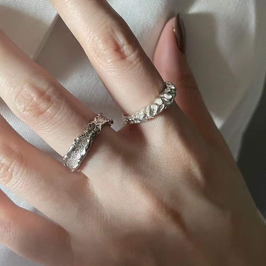 Set Cincin Model Terbuka Dapat Disesuaikan Warna Silver Gaya Retro Untuk Wanita