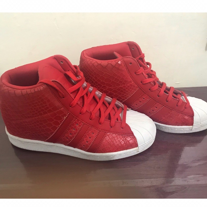 red wedge adidas