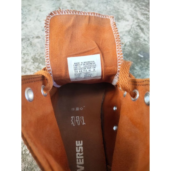 Sepatu second converse