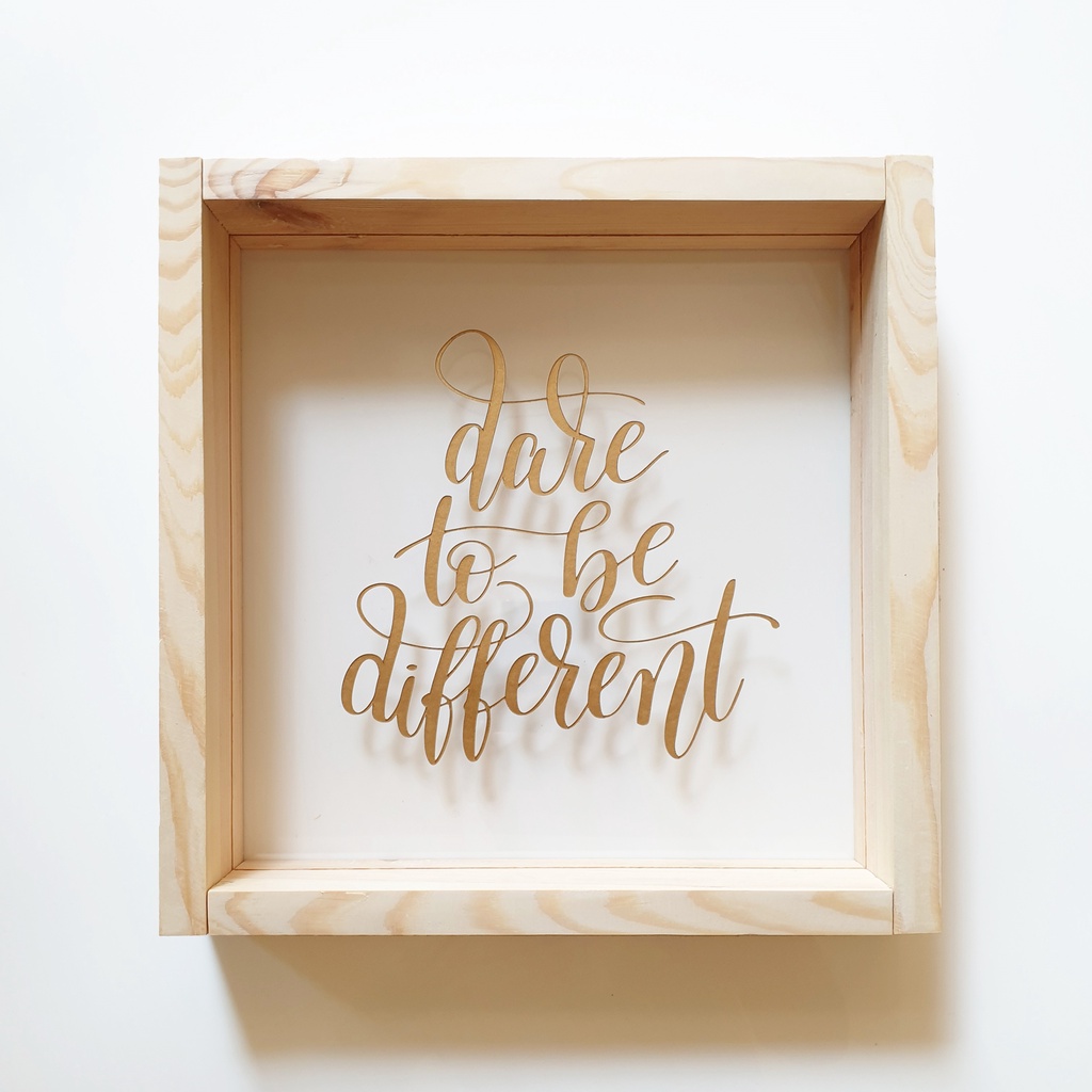 Hiasan Dinding Kayu - Dare To Be Different - Vintage Wall Decoration