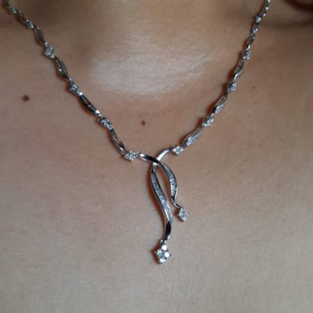 Kalung berlian Eropa