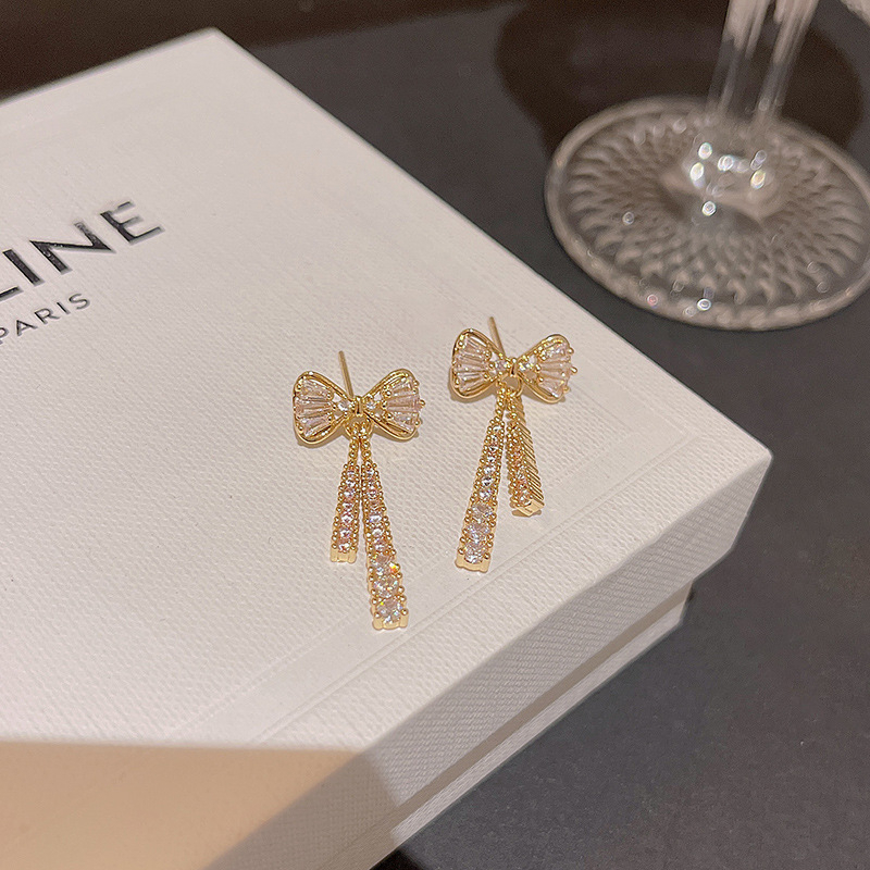 Hot Jual925 Perak Jarum Mewah Halus Zirkon Busur Anting Wanita Berlian Anting