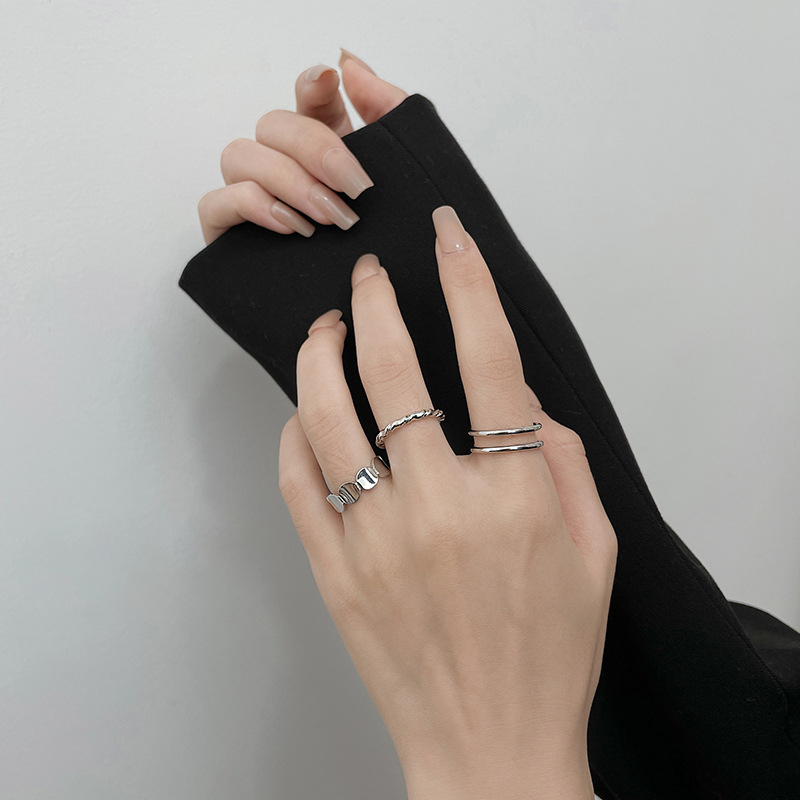 Set Cincin Model Terbuka Dapat Disesuaikan Warna Silver Gaya Korea Punk Untuk Wanita