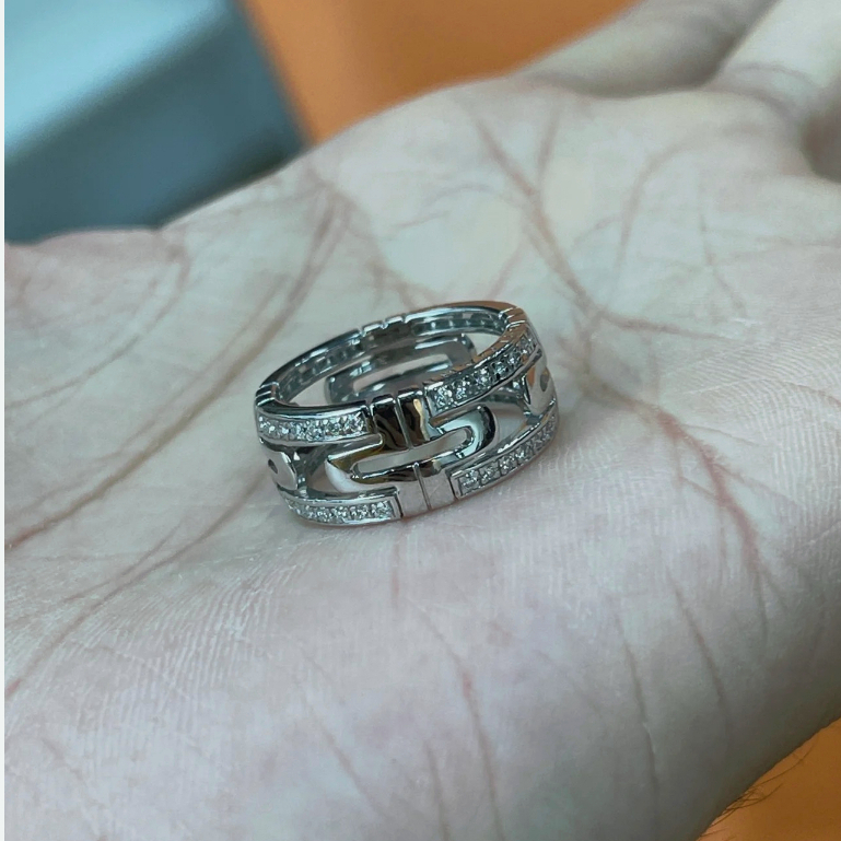 Fashion Cincin Huruf Berongga Gaya Baru Cincin High-End Perasaan Temperamen All-Match Titanium Steel