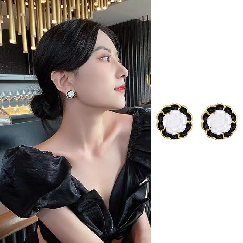 【Antop】 Desain Bunga Kamelia Anting Geometris Fashion Anting Sederhana S925 Perak  Temperamen Serbaguna