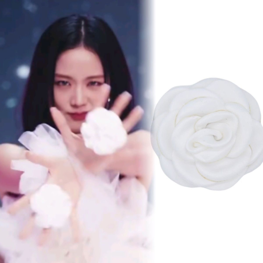 2pcs Blackpink Jisoo Flower Same Hand-cranked Camellia Flowers Cincin Menari Performa Blackpink Properti Foto