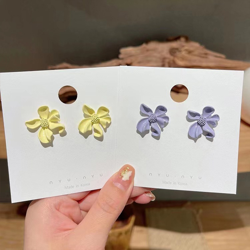 【Bayar di tempat】Anting Bunga Permen Warna Manis / Anting Tusuk Motif Bunga Gaya untuk Wanita