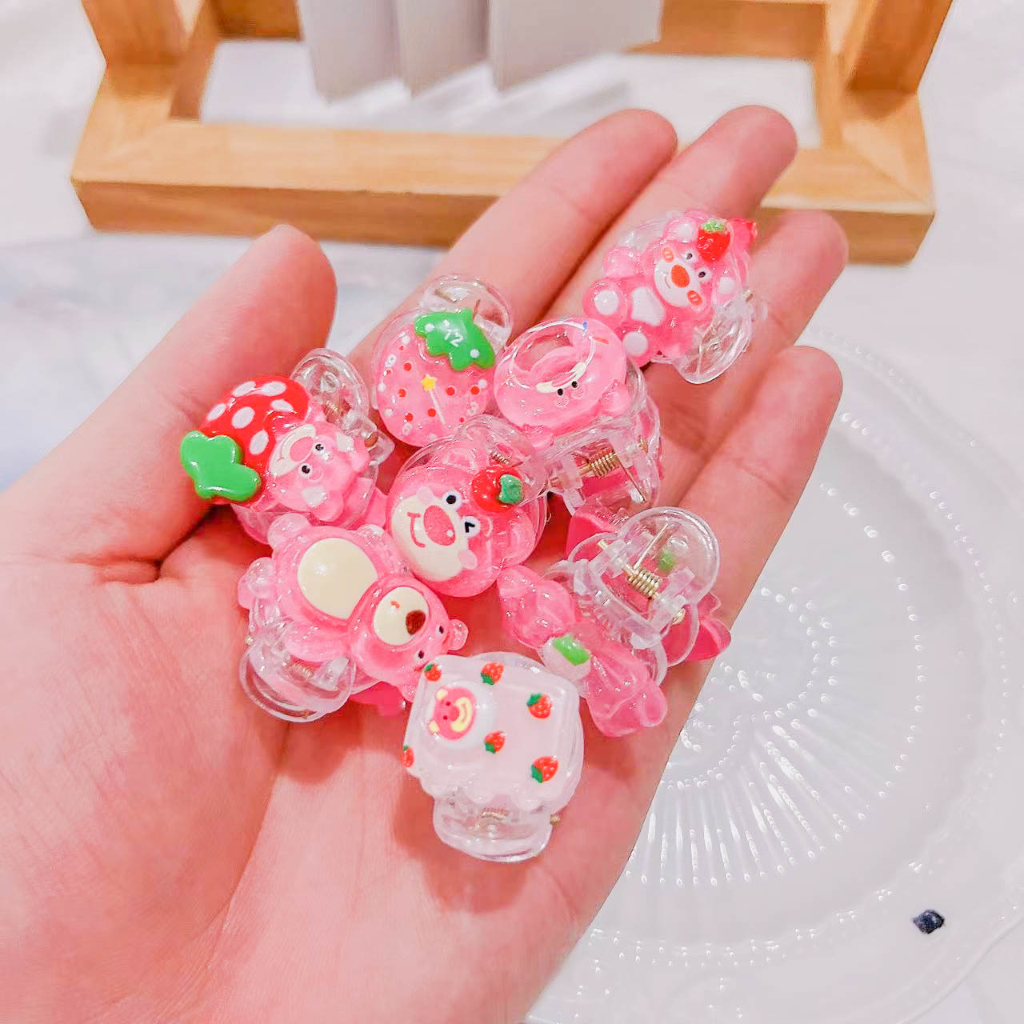 【Bayar di tempat】2023 gaya baru Korea Selatan Strawberry Bear Lucu Mini Hair Claw Clip Manis Kartun Kecil Hair Claw Clip