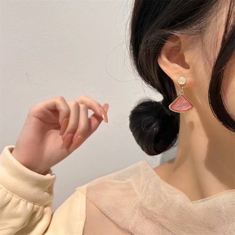 Anting Tusuk Gantung Panjang silver S925 Wanita Desain Tetesan Air Asimetris Hias Mutiara resin