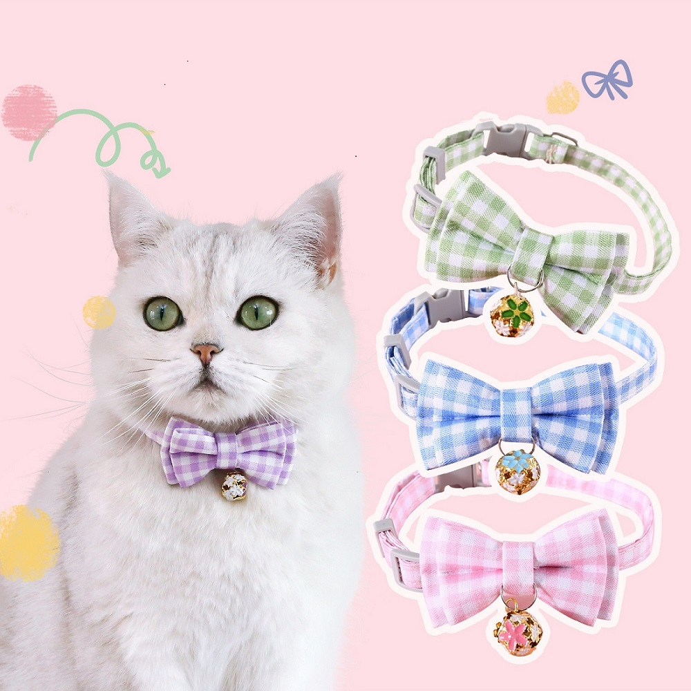 Pet bow tie collar Dengan Lonceng Bunga Kucing Dilepas Lapisan Ganda Segar Lucu Kotak-Kotak Kerah Busur Kucing Anjing Aksesori Leher Yang Dapat Disesuaikan