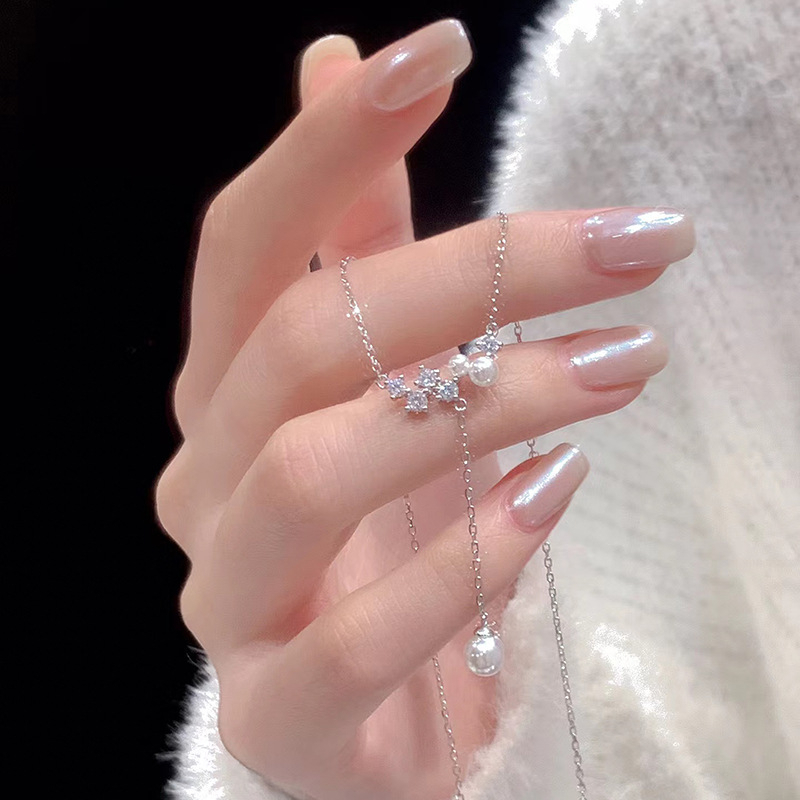 【Bayar di tempat】2023 Gaya Baru Korea Berlian Bertatahkan Tulang Selangka Rantai Rumbai Mutiara Imitasi Kalung Wanita Desain Mewah Ringan