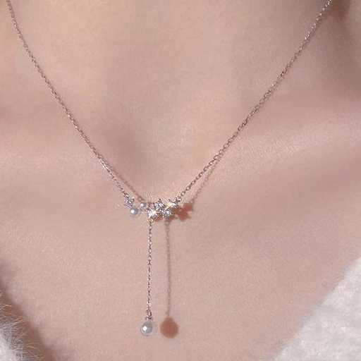【Bayar di tempat】2023 Gaya Baru Korea Berlian Bertatahkan Tulang Selangka Rantai Rumbai Mutiara Imitasi Kalung Wanita Desain Mewah Ringan