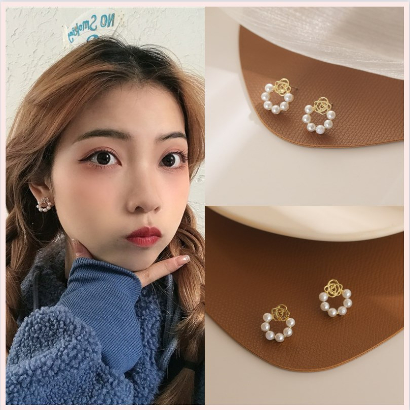 【Bayar di tempat】Anting Stud Bentuk Bunga Mawar Aksen Mutiara Gaya Korea