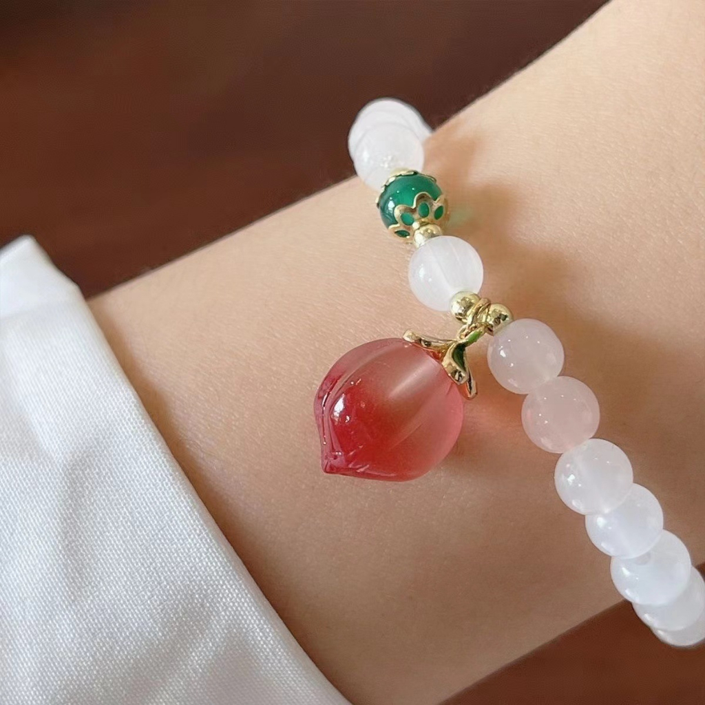 【Bayar di tempat】2023 gaya baru Gelang Pacar Manis Perempuan Peach Gelang Gaya Vintage Giok Putih Manik Hijau