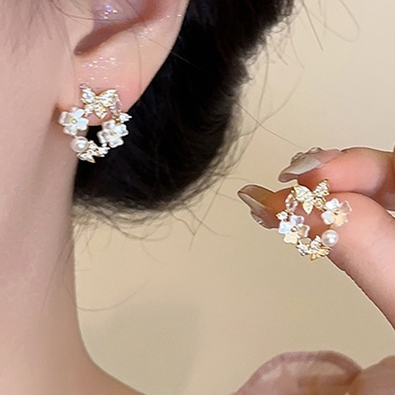 Lembut Manis Kupu-Kupu Bunga Temperamen Indah High-End Anting Sederhana