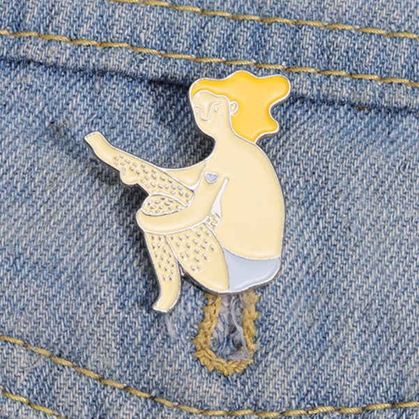 Feminist Enamel Pin Gadis Dengan Kaki Bros Kerah Lencana Feminisme Perhiasan Hadiah Untuk Teman Anak
