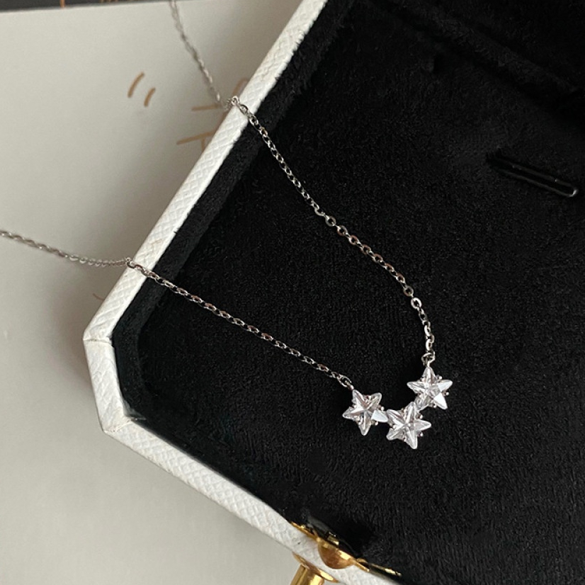 Kalung Liontin Bintang Berlian Imitasi Minimalis Choker Rantai Lapis Silver Untuk Wanita Hadiah Pengantin