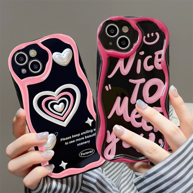 Ins Fashion Art Huruf Smile Case Kompatibel Untuk iPhone 7plus XR 11 13 12 14 Pro Max 6s 6 7 8 Plus X XS Max SE 2020 Tpu Lembut 3D Bergelombang Melengkung Tepi Shockproof Airbag Glossy Phone Case