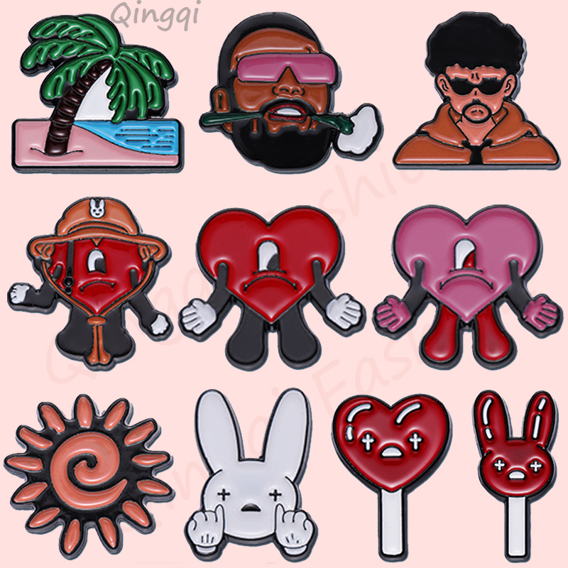 Kartun Lucu Bad Bunny Enamel Pin Merah Hati Rapper Kerah Bros Lencana Ransel Aksesoris Perhiasan Hadiah Bros Untuk Teman