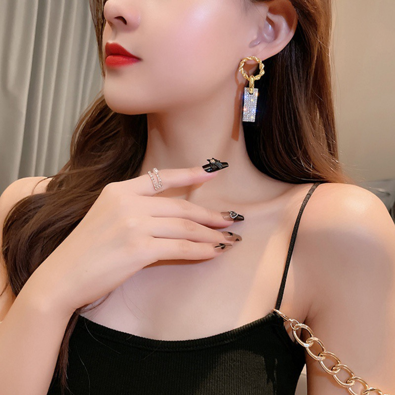 Eropa Amerika Hoop Geometris Anting-Anting Persegi s925 Perak Jarum Gaya Baru Berlian Super Flash Earrings Earrings Earrings