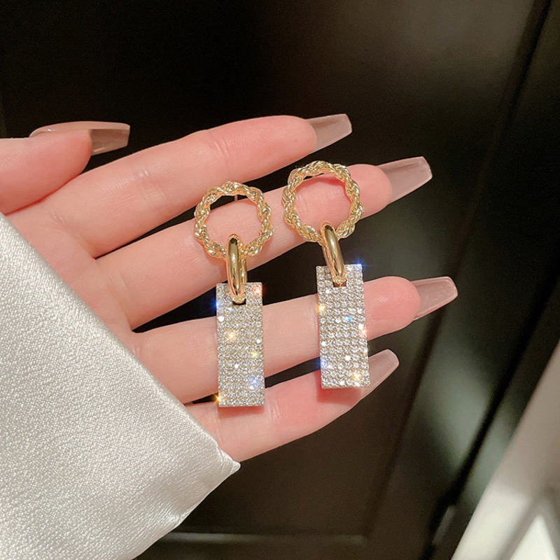 Eropa Amerika Hoop Geometris Anting-Anting Persegi s925 Perak Jarum Gaya Baru Berlian Super Flash Earrings Earrings Earrings