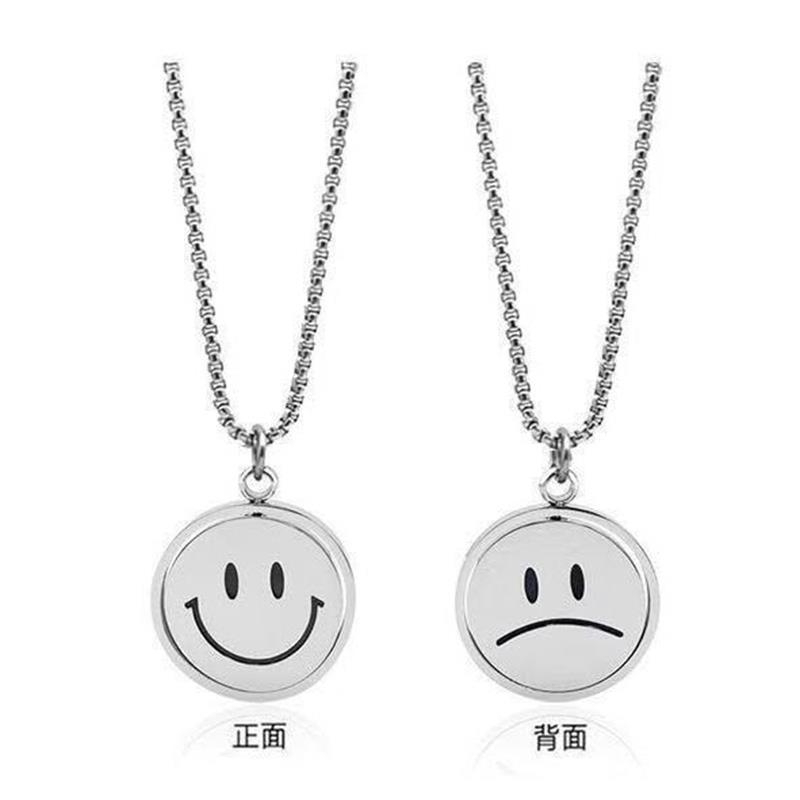 Kalung Rantai Sweater Hias Emoticon Smiley Face Gaya Hip Hop