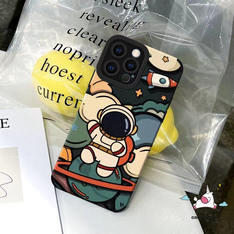 IPHONE Casing Ponsel NASA Astronot Kartun Lucu Kompatibel Untuk Iphone14 11 12 13 Pro MAX XR 7 8 Plus X XS MAX 7Plus Tekstur Kulit Mewah Silicon Lembut Shockproof Cover