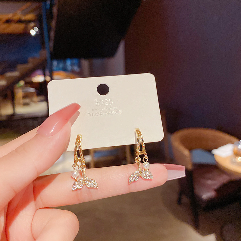 XiaoboACC Anting Tusuk Gantung Silver S925 Desain Ekor Ikan Hias Mutiara Untuk Wanita