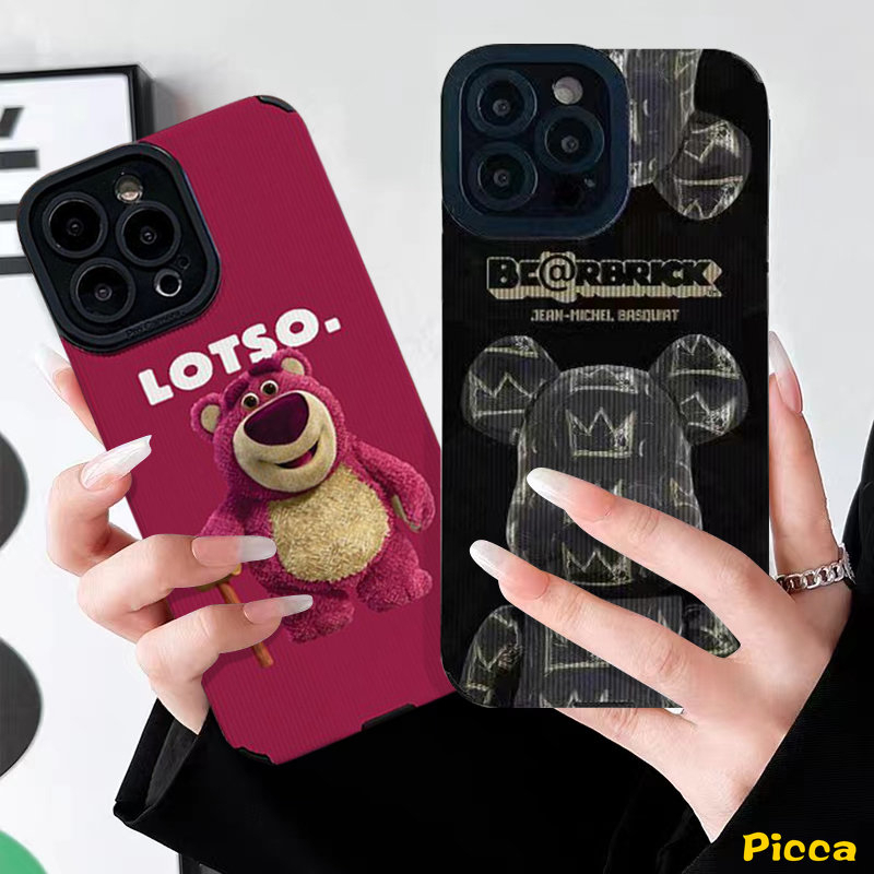 IPHONE Case Mahkota Bearbrick Merek Trendi Kompatibel Untuk Iphone13 14 11 12 Pro Max 7Plus X XR 78 Plus XS Max Tekstur Mewah Kulit Kartun Lucu Beruang Kekerasan Soft Cover