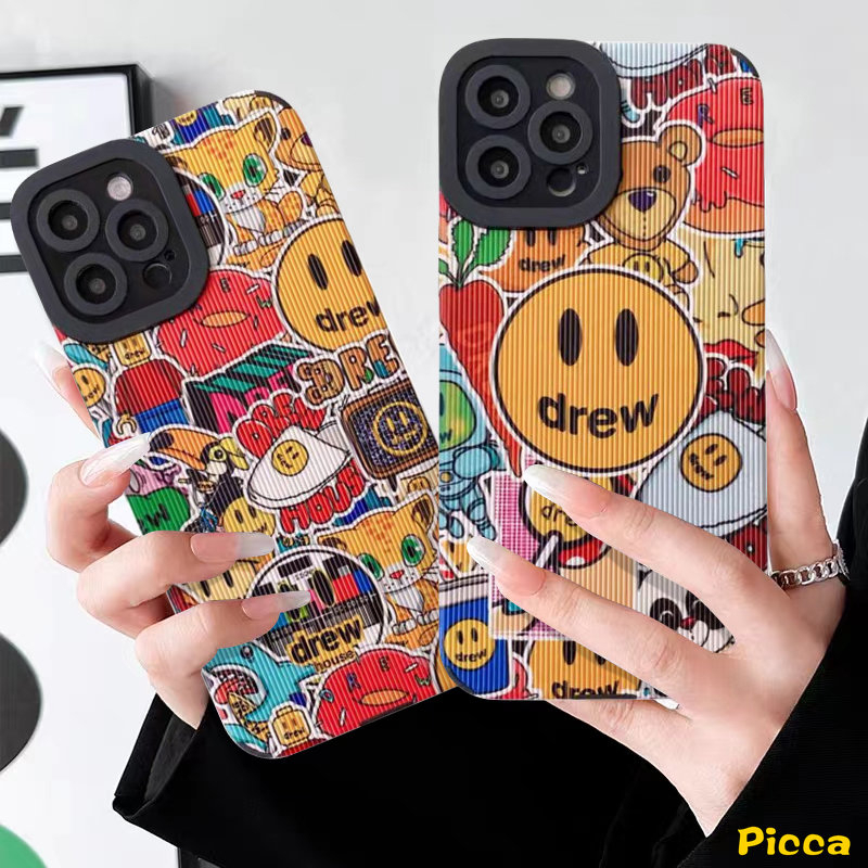 IPHONE Casing Ponsel Rumah Drew Merek Trendi Kompatibel Untuk Iphone7 8plus11 Pro Max XR 13 14 12 Pro Max X XS Max Graffiti Lucu Kartun Beruang Smiley Mewah Tekstur Kulit Soft Cover