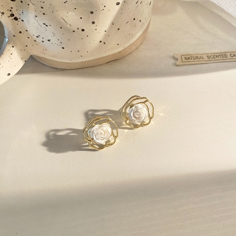 Anting Wanita Mawar Putih Elegan Korea