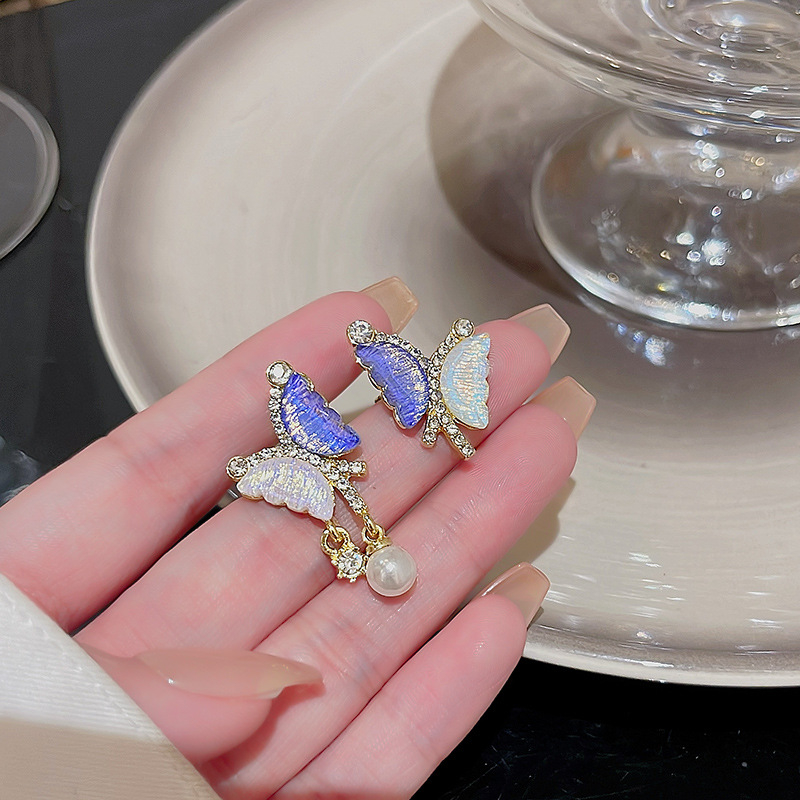 925jarum Perak Anting Kupu-Kupu Asimetris Super Lucu Perempuan Fashion Mewah Anting Mutiara