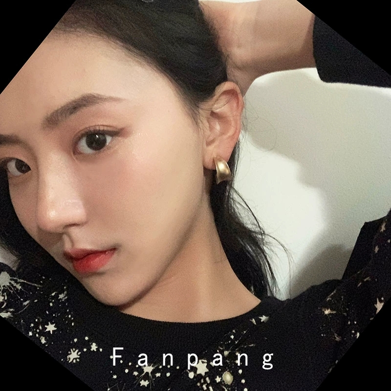 Anting Bentuk C Setengah Lingkaran fashion Wanita vintage Korea