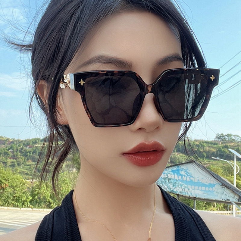 Kacamata Hitam Oversize Korea Untuk Wanita Fashion Square Frame Shades