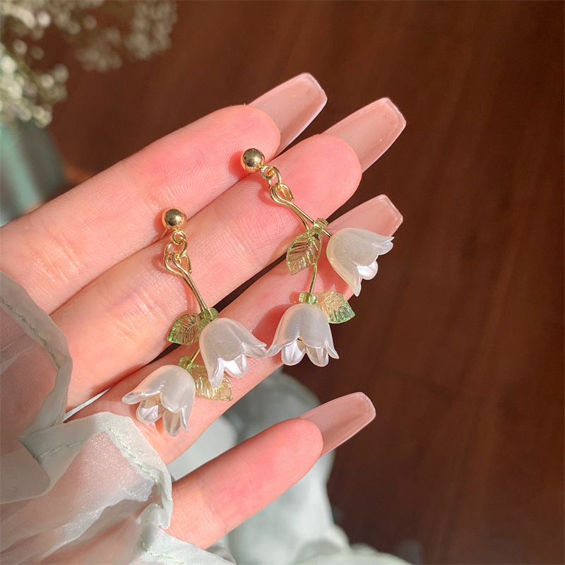 Anting Lily Valley Akrilik Anting Prancis Temperamen Musim Panas