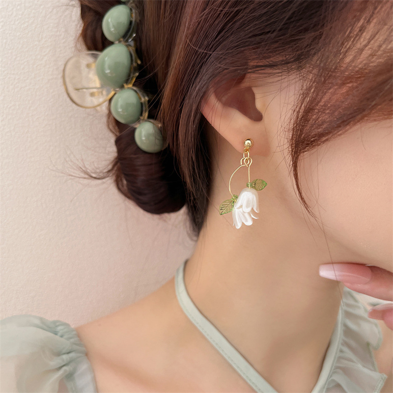 Anting Lily Valley Akrilik Anting Prancis Temperamen Musim Panas