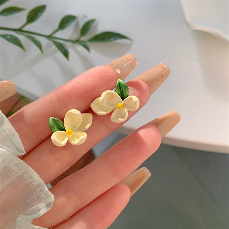 Cream Kuning Gardenia Manis Anting Desain Niche Anting Wanita