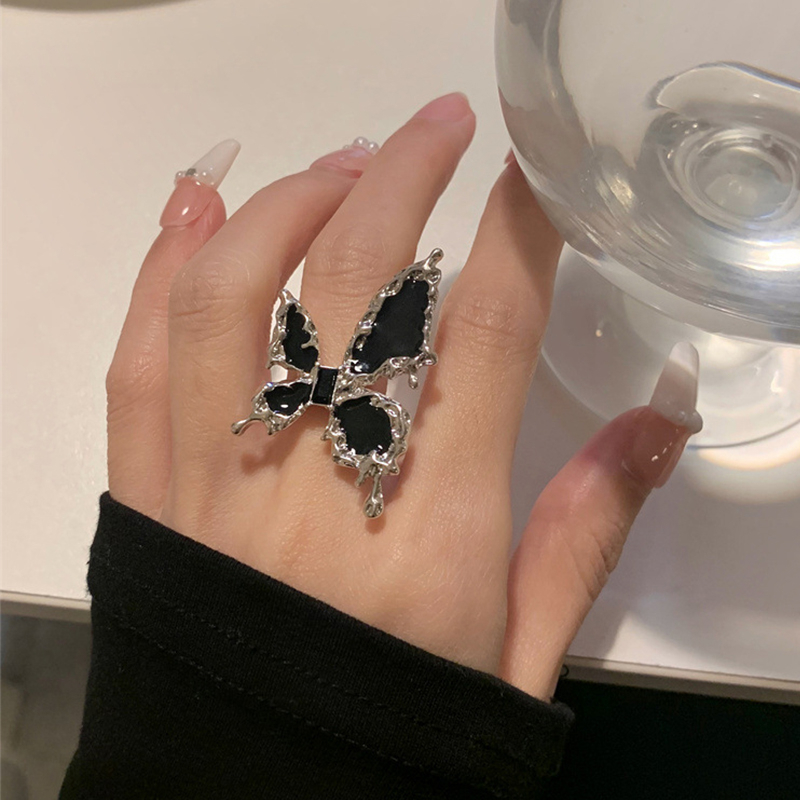 Cincin Pembukaan Kupu-Kupu Hitam Kepribadian Cahaya Mewah Cincin Premium